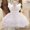 Flower Girls Party Dress för flygande ärmar Princess Birthday Fluffy Dress Baby Girl Baptist Party Tutu Dress Barns Bröllopsklänning 240402