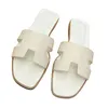 2024 Designer Sandales Top de qualité Smappers d'été Designer Sunny Beach Sandal Slides Shoe Men Fashion Fashion Soft Flat Shoes Couples Gift Mule