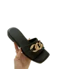 Verão nova cadeia de ouro chinelos deslizamentos sapatos de salto baixo de dedão de pé ao ar livre sandálias de sandálias confortáveis