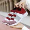 Chaussures femme Tennis Chaussures Ladies Super Light Red Sports Chaussures Breffe des baskets féminines Slipon Femmes Flats extérieurs chaussures de marche