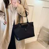 2024 Casual Large Cocal Bag Women Tote Bag Projektantka Płótna torebka Wysokiej jakości lady na ramię Wodoodporna nylonowa torba żeńska 10a