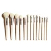 Brosse de maquillage de 13 pcs pour le fond de base de beauté mignonne douce est-centique Blush Powder Doeshadow Corpeau de mélange Brosse de mélange Sponge 240403