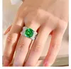 Cluster Rings 925 Sterling Silver Ring Women's Pillow Form Highclate Green Diamond Temperament Engagement Smycken grossist