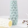 VASES GEOMETRIC VASEモダンなノルディックスタイルユニークなテクスチャーのシンプルさ滑らかなエッジデスクトップ用の見事な花の容器