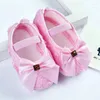 First Walkers Bowknot Baby Girl Chaussures Solid Infant Soft Sole Sole Princess Anti-Slip Born Cribe Footwear Sweet Toddler Moccasin 0-18M