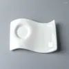 カップソーサーモダンクリエイティブピュアホワイトカフェエスプレッソコーヒーカップソーサー中国の磁器波のデザインカプチーノエクスプレスマグセット