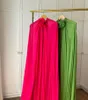 Robes de fête Halter Vert clair droit mat en satin satin sans manches sans manche robe de bal rose soirée florale