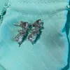 Orecchini di diamanti di alta qualità per donne Orecchini a ciondolo di lusso Orecchini Fashion Sterling Silver Ladies Orecchi di gioielli San Valentino squisito Non sbiadimento con scatola