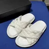 24% скидка дизайнерской обуви версии Slippers Summer Outwear Open Toe Cross Style Beach Shoes