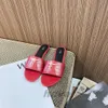 Yeni Dhgate Moda Sandalet Tasarımcı Kadınlar Tom Siyah Flip Flop Men Ford Miui Kauçuk Düz Kaydırıcılar Lüks Sandale Otel Katır Slayt Yaz Mius Loafer Beach Slipper