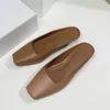 Tofflor 2024 Designer Brand Women's Shoes äkta läder med Retro Square Head Cool Summer bekvämt