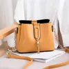 Schoudertassen Verkoop van merk Women 2024 Fashion Ladies One-Shoulder Messenger Bag Trend All-match Elegant dames casual handtas