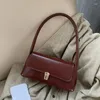 Sacs de bacs crossbody pour femmes design de mode sous les bras 2024 Femme d'épaule femme sac à main féminin et sacs à main