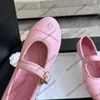 Femmes de robe de chaussures Mary Jane avec sangle de balle de ballet de bouleille de chaussures de chaussures matelasse