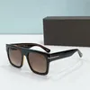 Neue Modedesign Sonnenbrille 0711 Square Frame Einfache und beliebte Verkaufsstil UV400 -Schutzbrille mit Box