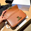 10A Teen Triomphes Houdter Counter Facs Handbag Man Womens Clutch Baguette Designer Bag Bag Bage Leather Luxurys Envelop