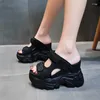 Tofflor kvinnor kvinnliga sandaler 10 cm höga klackar damplattform strand glider 2024 sommarchunky flip flops kvinna