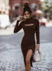 Femmes blanches tricotées longues robes midi automne hiver solide bureau dame pullover bodycon slim manche sweet sexy pull 240402