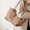 2024 Nuova borsa da donna ad alta capacità ad alta capacità alla moda e casual borse da camere da cambio sacca per pendolarismo con una spalla con spalla 10a 10a