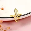 2PCS Pierścionki ślubne Huitan Proste projektowanie mody Pierścień palców Pierścień Ceremonia ceremonii z błyszczącym cyrkonią biżuterię dla kobiet
