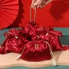 Emballage cadeau Sac de bonbons de mariage rouge pour les invités tissus de cordon de cordon chinois FAVOR