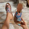 Тапочки этнические женские женские переворачивание летние горячие горячие продажи Flat Slider Fashion Floral Womens Shoes Outdoor Beach Slider Большой размер продвижение J240402