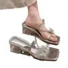 Pantoufles Crystal Bow Womens Pvc Slide Luxury Boot Middle Open Toe 2024 Sandals d'été Slipe de plage Flip Pump Womens Slide J240402