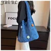 24SS 여성 짠 가방 대용량 새로운 틈새 디자인 여름 중공 숄더 가방 핸드백 쇼핑 가방 버킷 가방 36cm