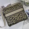 Axelväskor mode kvinnors duk brev broderi leopard tryckt blandade blandade färger metallknapp crossbody messenger klaffväska plånböcker