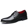 Sapatos casuais 2024 s/um britânico em estilo de negócios de couro para masculino de banquete diário de renda de banquetes