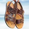 Sandalen mannen echt leer twee manieren dragen sandalen mannelijke massief metaal decoratie casual slippers zomer huid vriendelijke slijtage schoenen