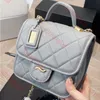 Дизайнерская сумка мешок для кросс -кубика сумки для плеча CC Designer Lady Bag 22K Cowhide Messenger Bag СЕМЕННЫЙ ПЕРВОВНЫЙ СЕРВАНИЕ