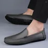 Casual schoenen 2024 Handgemaakte heren Echte lederen mannen Loafers Comfy mocassins All-match rijschoen