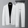 2pcs Männer Blazer Hosen Set Spring Fashion Anzug Streifen Falten Langarm Turnenkragen Jacke Kordelstringhose für Hochzeit 240326