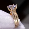 2pcs anneaux de mariage huitan magnifiques solitaires 12 mm Cubic Zirconia Bridal Mariage de mariage Gold Color Engagement Femme Brilliant Women Bijoux