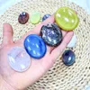 Massagestenen Rotsen 45 mm Duim Begrijp Stone Crystal Quartz Ovale zak Massage Gemstone Palm Reiki Healing Therapy Meditatie Spirituele Flake Gift 240403