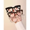 1PC Femmes Square Plastic Frame Lunes claires classiques pour lire à l'école Accessoires quotidiens de protection des yeux