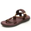 Sandalen nieuwe zomer sandalen mannen tijden paar strandschoenen lichtgewicht heren Vietnamese platte slippers ruilen eenvoudige sandalen