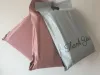 Lavagna 50pcs/sacchetti di posta con le buste di imballaggio politicolor stampato con sacchetti di stoccaggio del corriere autoassichi di vestiti con maniglia
