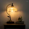 Vases Lohas 1-Light Retro Flower Shape Study Bureau Light Light Decoration Table Table Lampes pour la salle de lecture au chevet