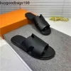 Izmiss Slippers Mens Slipper Summer Leather Man Fashion Caffure Sliders Sandals Острые сандалии с плоским пляжем с 9i Hl7k есть логотип