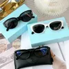 Designer lyxiga solglasögon koreansk version av nya solglasögon fashionabla solglasögon kvinnors stil butik trendig och personlig solskydd och solskydd mo v6cc
