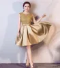 2020 Gold Short Homecoming Dresses With Bow Crew Neck Lace Top Graduation Party Gowns Satin A Line Billiga cocktailklänning74133594485005