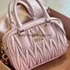 Omuz çantaları 2023 Yeni Miao Boston Çanta Pileli Kırmızılı Kırmızı Aynı Stil Moda Crossbody Handhelhel Chance H240403