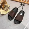 Waterfront gummi mule tofflor kvinnor män sandaler läder platt skjutreglage utomhus designer strand sandal tryck sommar tofflor