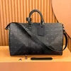 M41424 M56714 Keepall 45 50 55 Borse da viaggio da viaggio da donna in pelle di fiore da design a tracota spalla di moda Luxurys per borse da ginnastica per palestra manganello