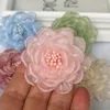 Dekorative Blumen 10pcs/Los 5,5 cm handgefertigtes Organza Chiffon Stoff künstliche Gaze Blume Hochzeitskleid Hüte Stirnband Brosche DIY Home