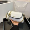 Designer de bolsa de couro vende bolsas femininas de marca com 50% de desconto, muito popular para moda e estilo com bolsa.Nova bolsa crossbody pequena de um ombro