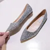Chaussures brillantes pour femmes Silver Poighed Toes Brand chaussures plates avec des paillettes de diamant