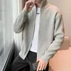 Chandail à hommes 2033 Spring and Automne Saison Fashion Simple Sports Loose Loose Retend Up Neck Pit Stripe Solid Color Trend polyvalent D DHM18